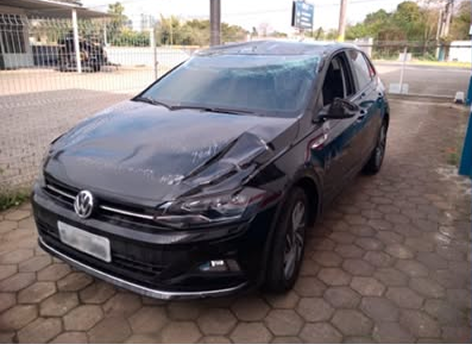 VW Polo preto — antes do reparo